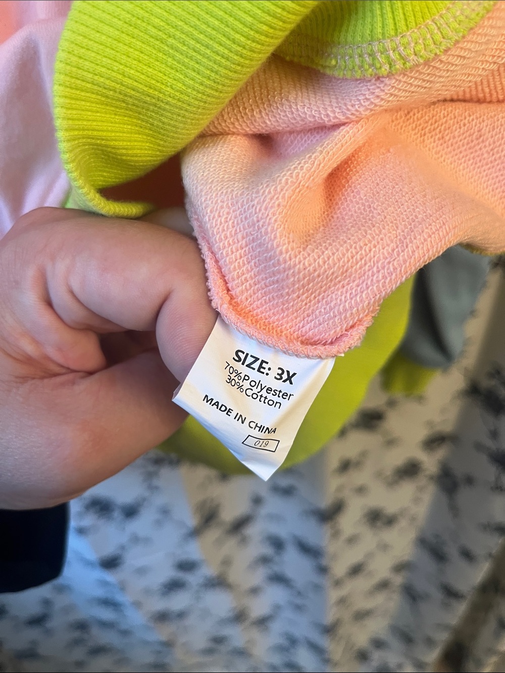 NWOT Colorblock Sweatshirt - Picture 4 of 4